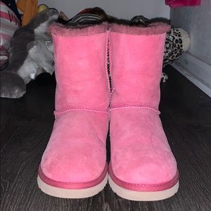 Women’s Short Pink Bailey Bow UGGS